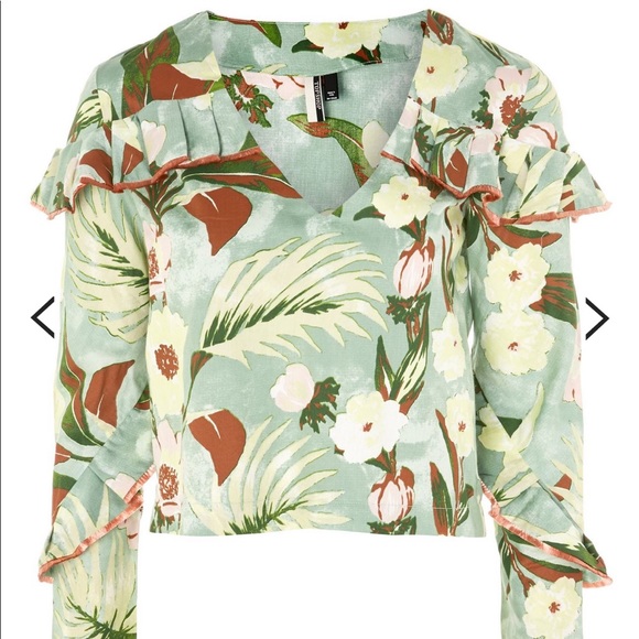TOPSHOP Floral Print Ruffled Detail Top - Picture 3 of 8